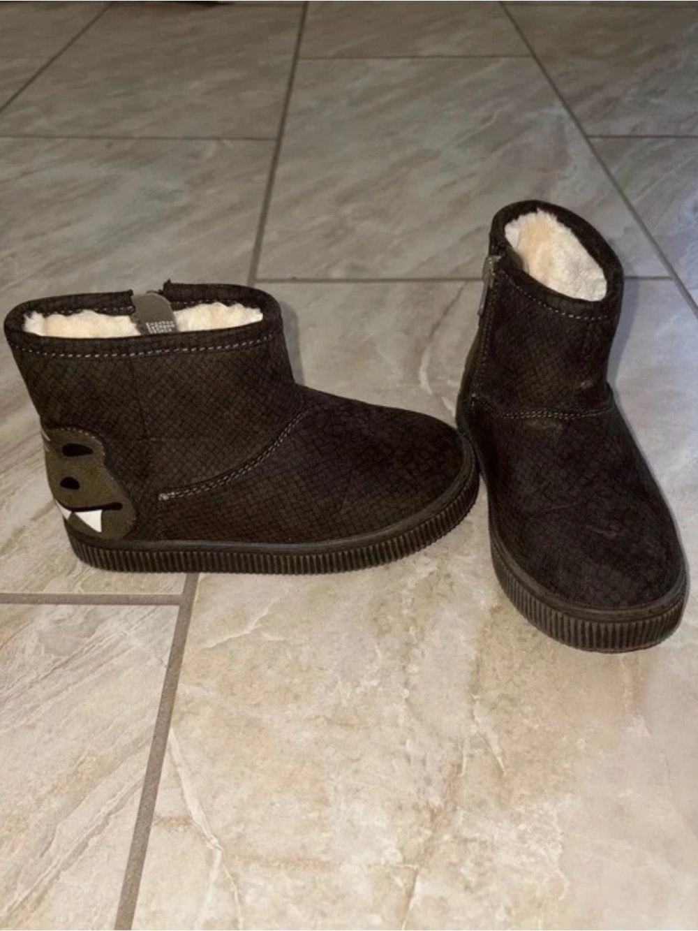 Cat & Jack Black Kids Plush-Lined Ankle Boots with Monster Detail size 10